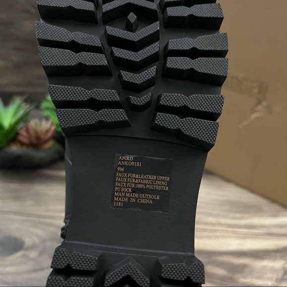 NIB Steve Madden Aniko Faux Fur Lace Up Faux Leather Winter Combat Boots - Picture 10 of 13